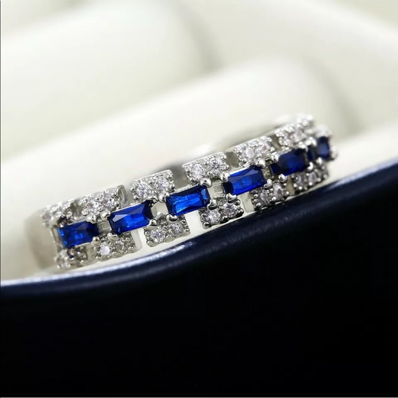 New Elegant 925 Silver  Blue Sapphire Lovely Ring - Picture 6 of 6